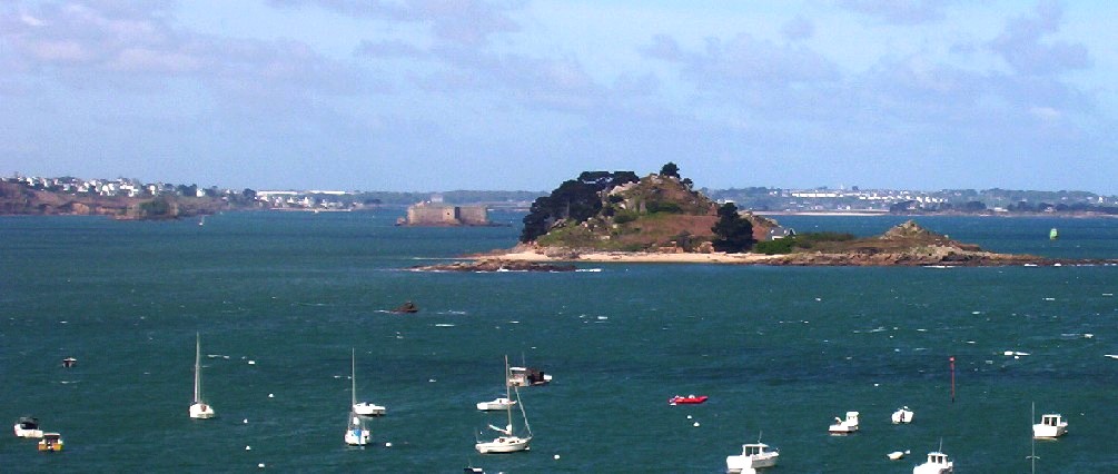 La Baie de Morlaix et le Chateau du Taureau  2 km des gtes